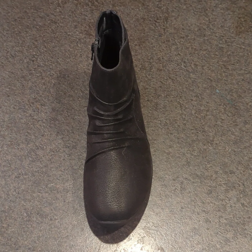 Skechers Ankle Boots - Picture 11 of 12